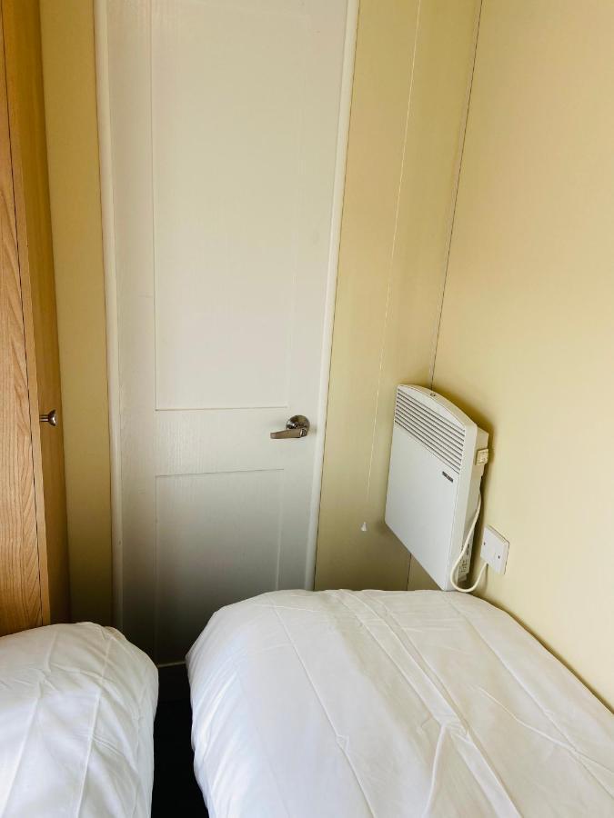 High Tide Hotel Burmarsh Bagian luar foto