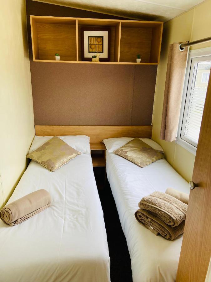 High Tide Hotel Burmarsh Bagian luar foto
