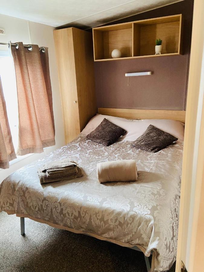 High Tide Hotel Burmarsh Bagian luar foto